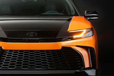 「逆輸入候補!?」カッコよすぎる『カムリ』がSNSで話題に、SEMAで公開「GT-Sコンセプト」の強烈デザイン 画像