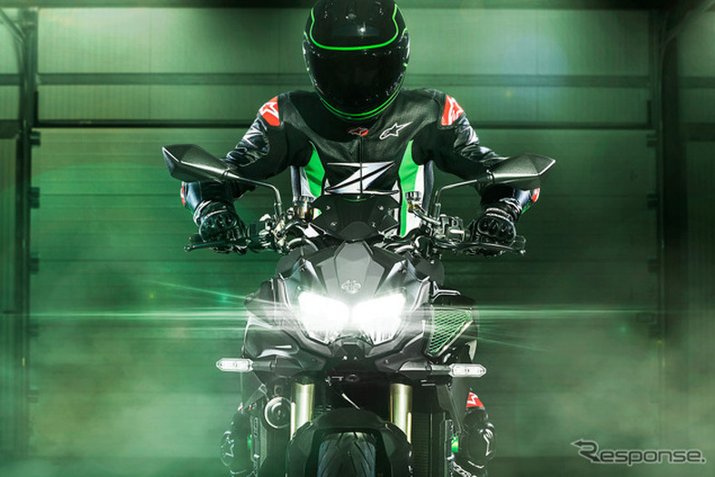 カワサキのスーパーチャージャーバイク『Z H2 SE』が新カラーに、アプリ連携で音声&ナビにも対応 画像