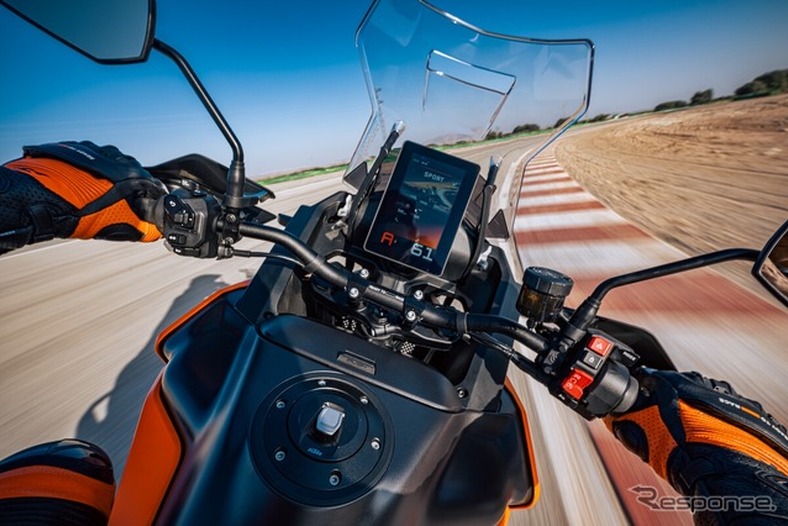 KTM、新型8.8 TFTディスプレイ発表…グローブを着用したまま操作可能 画像