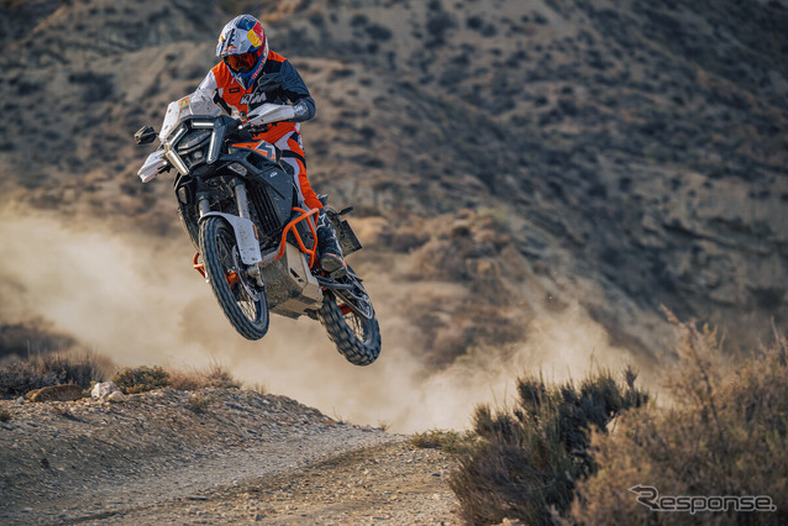 KTM『1390 スーパーアドベンチャー R』、新エンジン搭載の2025年モデル登場 画像