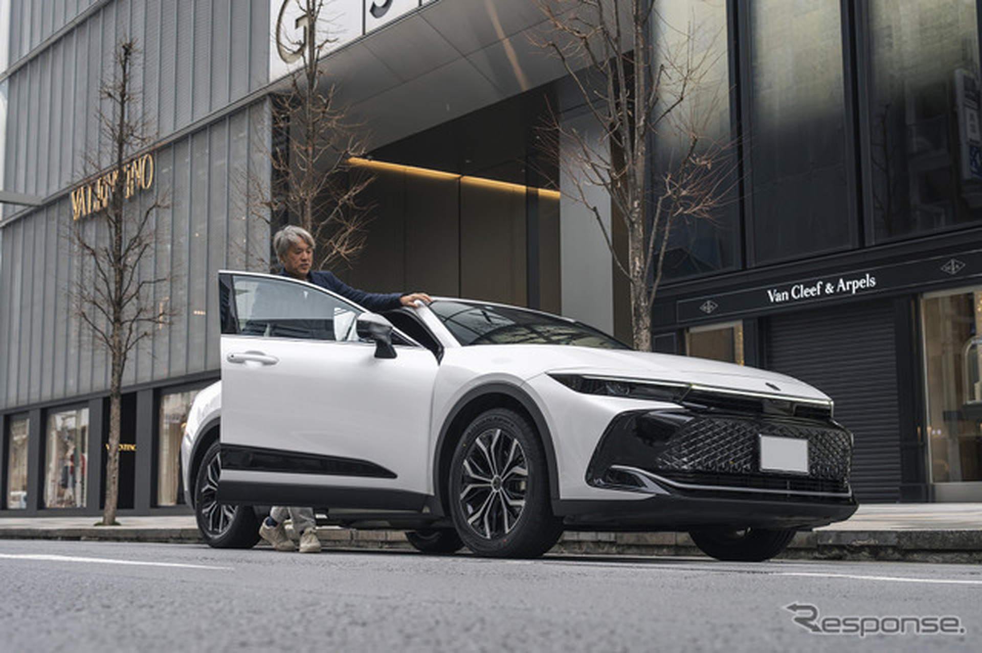 YOKOHAMA ADVANスポーツV107 × TOYOTA クラウンクロスオーバー