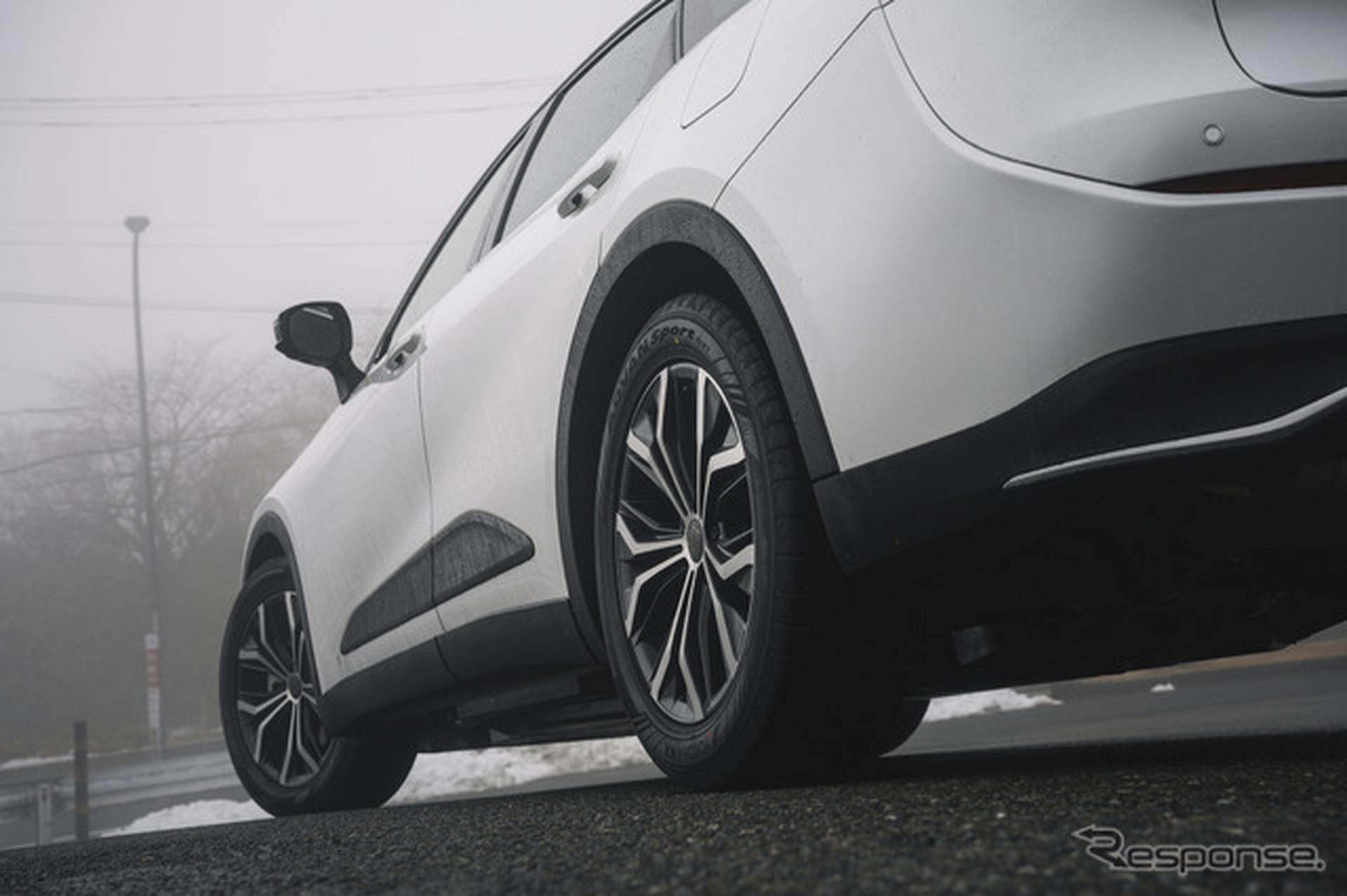 YOKOHAMA ADVANスポーツV107 × TOYOTA クラウンクロスオーバー