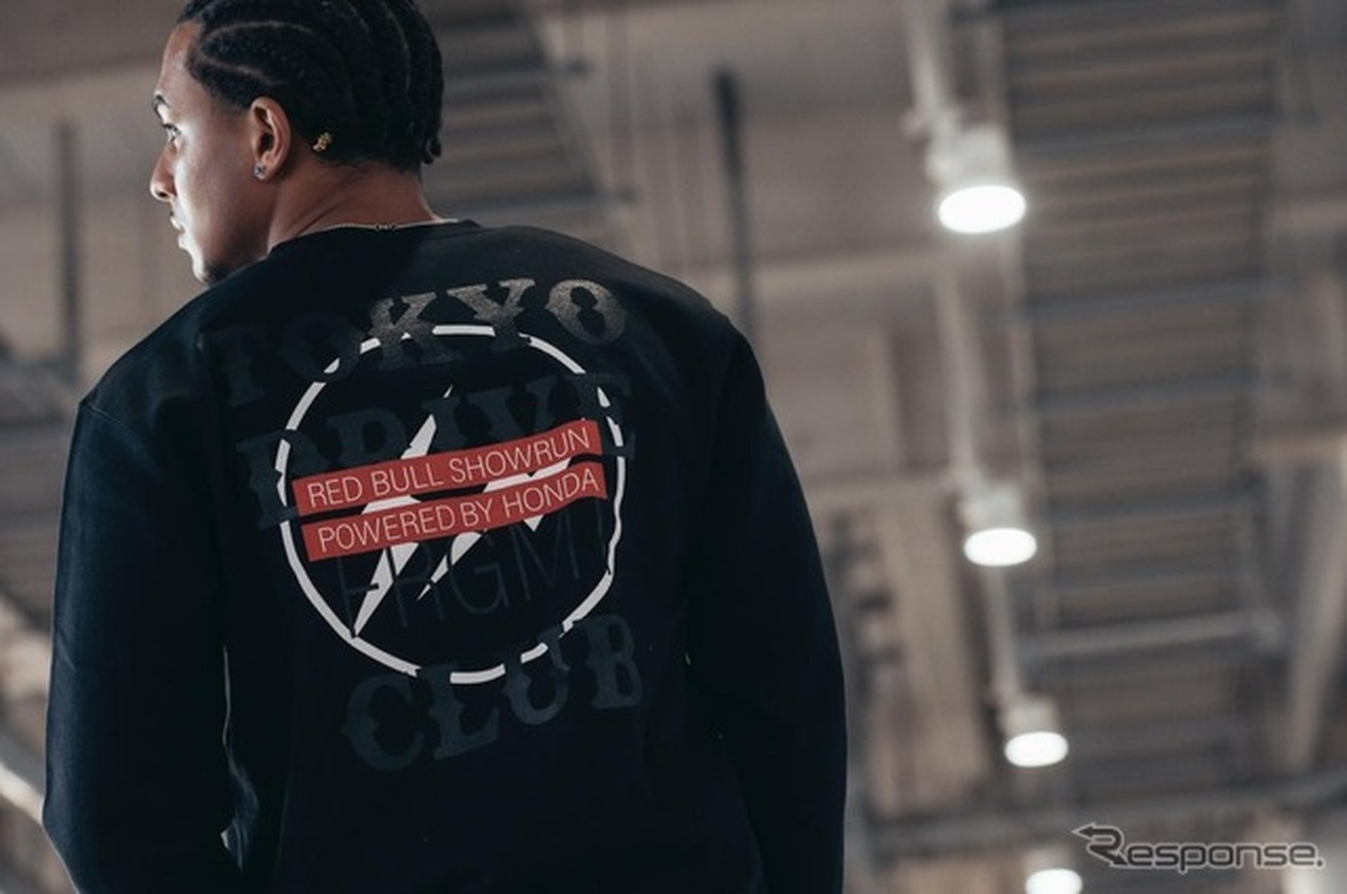 Apparel line　スウェットトレーナー（BLACK）1万1000 円（税込）