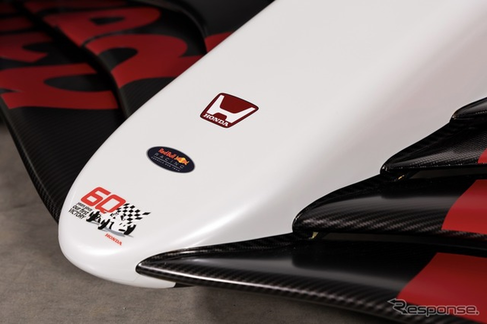 レッF1日本GP限定カラーのレッドブルRB21ドブルRB21のF1日本GP限定カラー