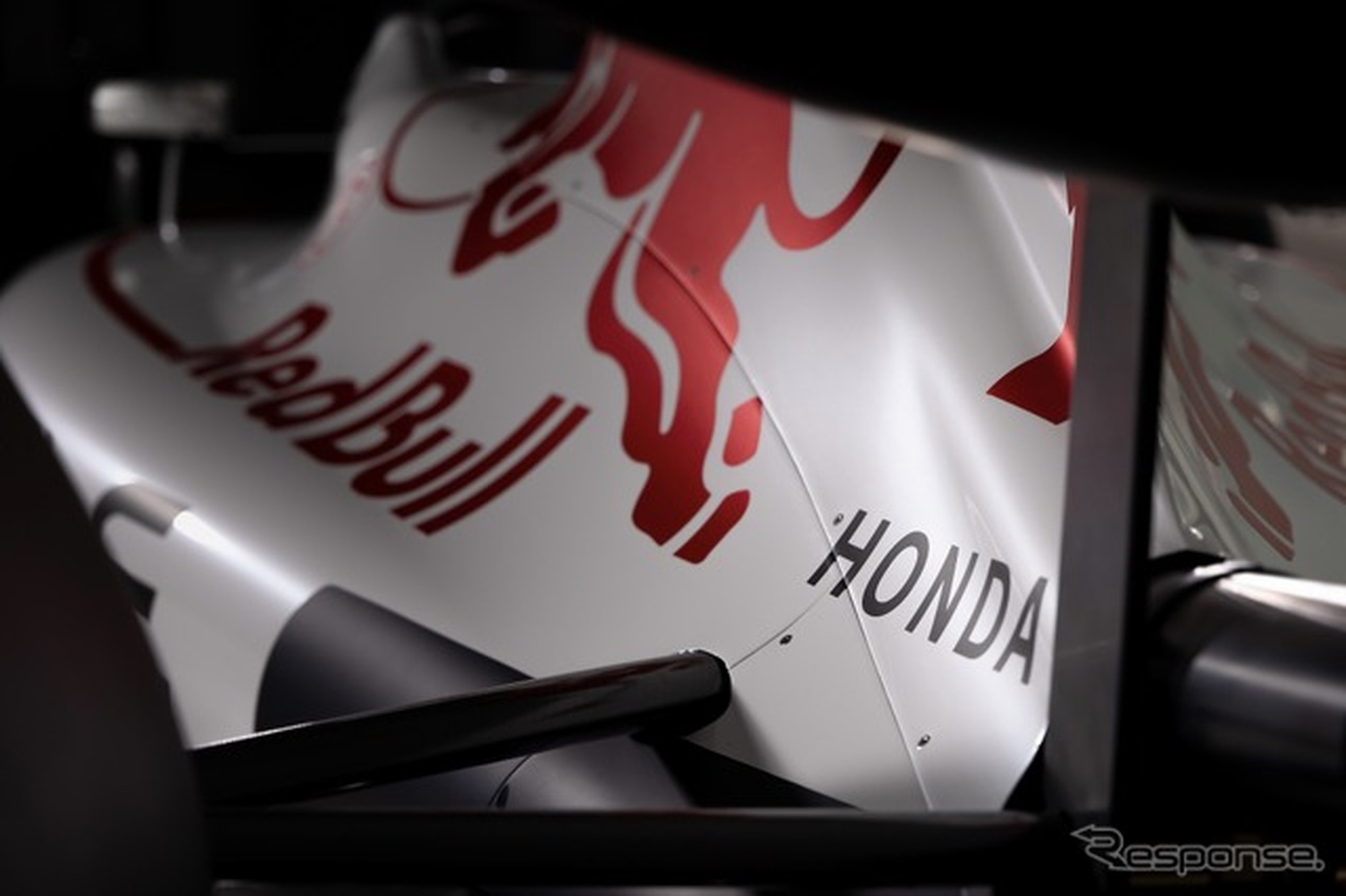 F1日本GP限定カラーのレッドブルRB21