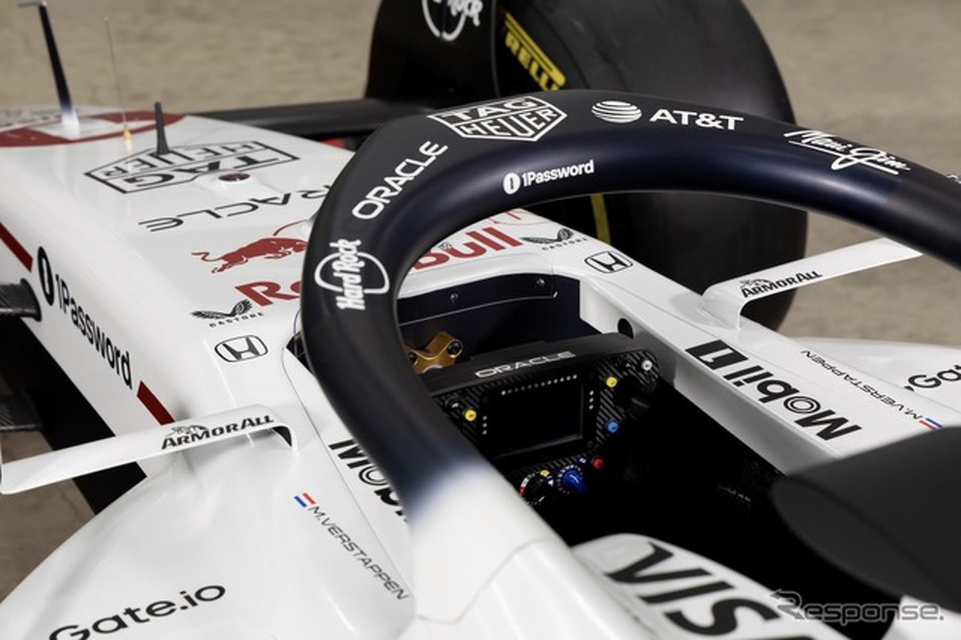 F1日本GP限定カラーのレッドブルRB21