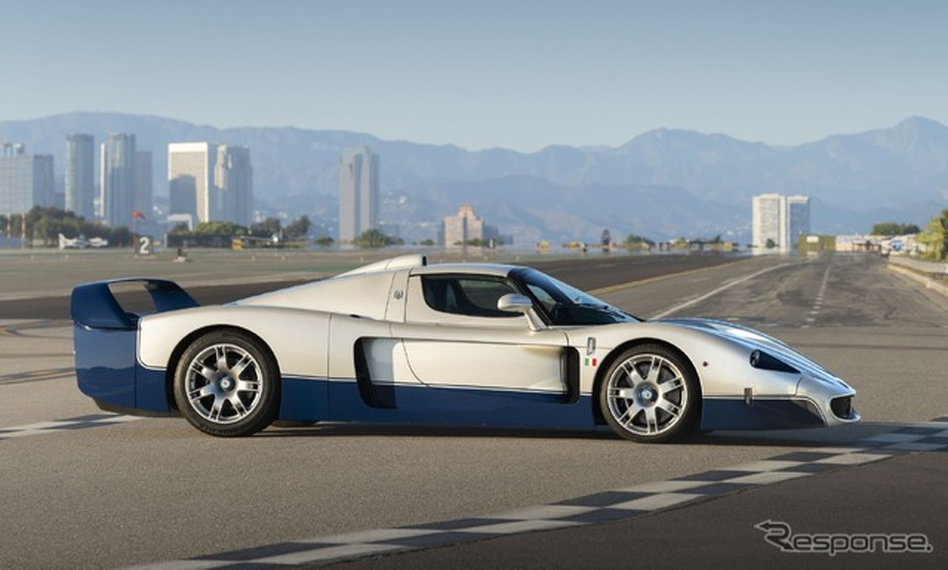 マセラティ『MC12ストラダーレ』