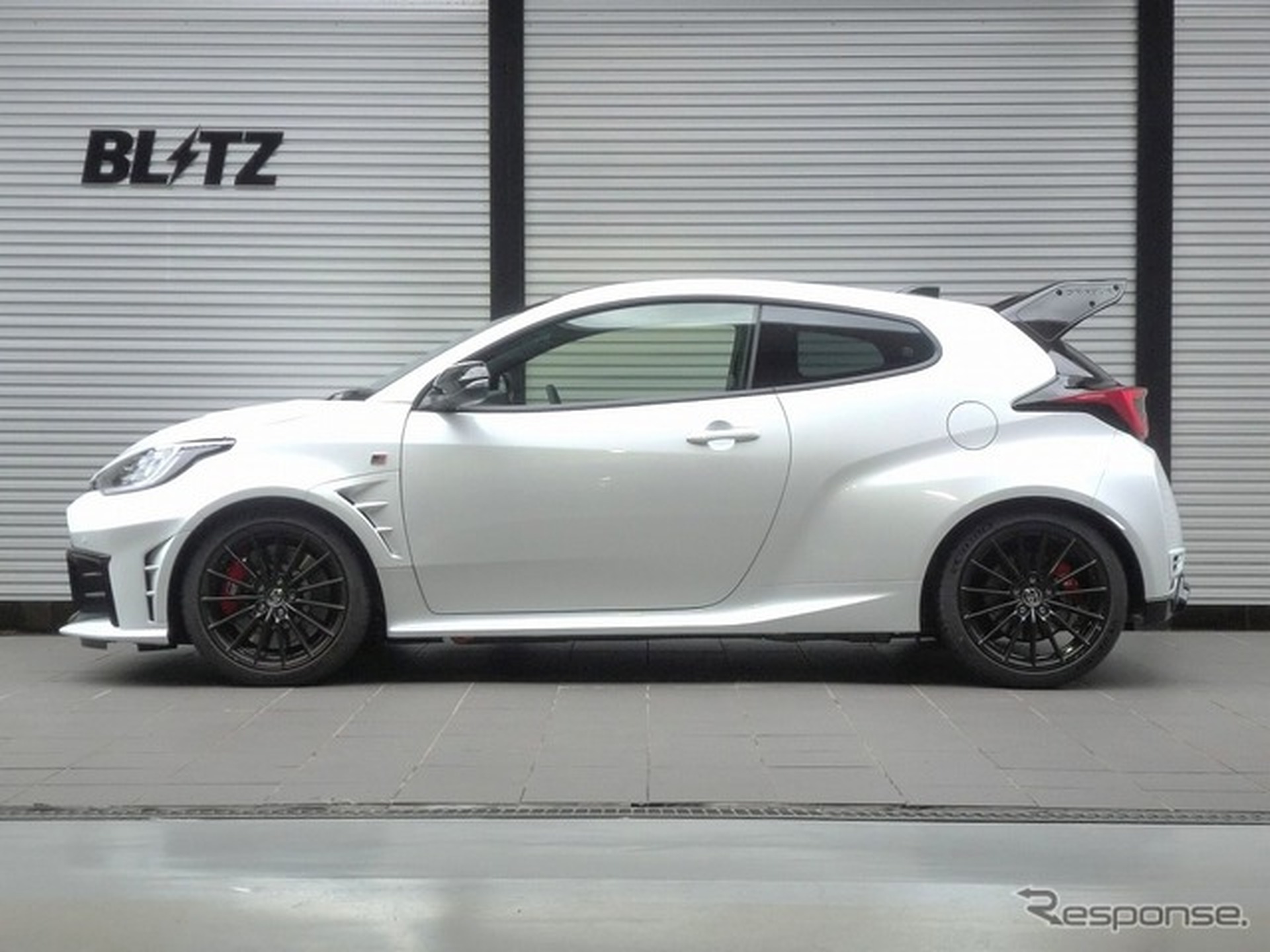 ブリッツ DAMPER ZZ-R　GRヤリス装着例（基準車高：フロント 29mmダウン / リア 24mmダウン）