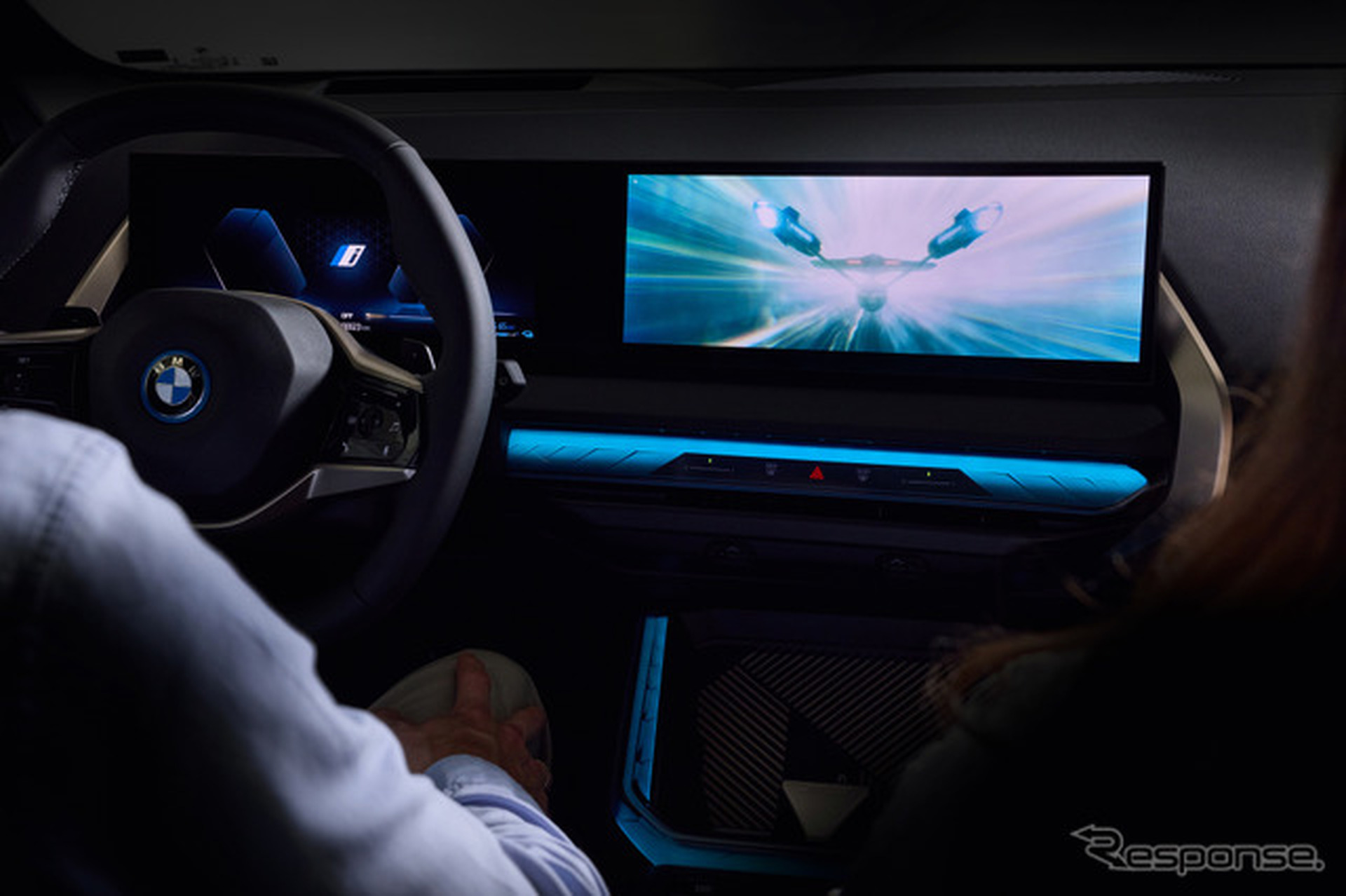 BMWとMINIの車載ディスプレイで「Paramount+」視聴可能に