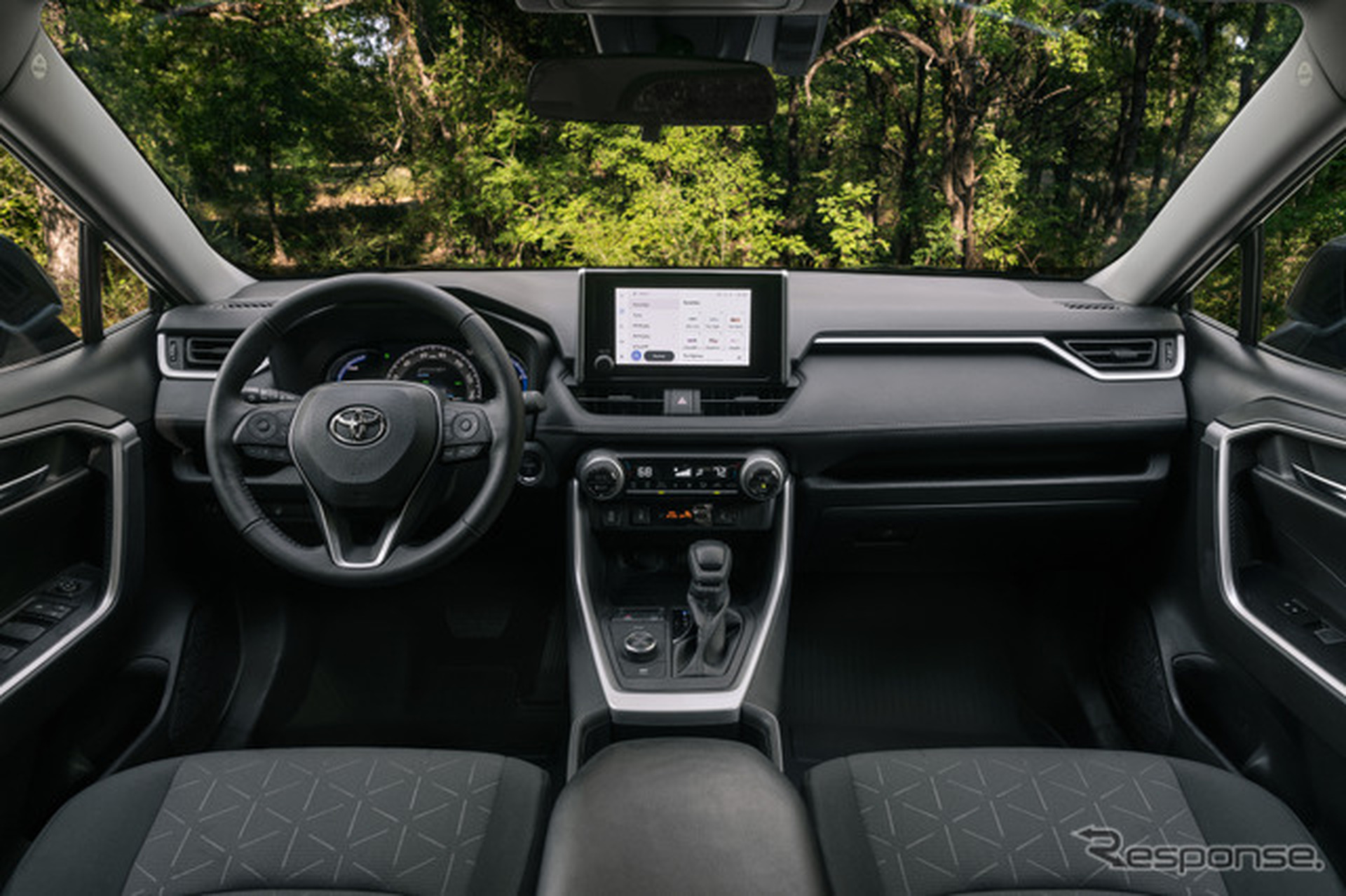 トヨタRAV4ハイブリッドの「ウッドランドエディション」（米国仕様）