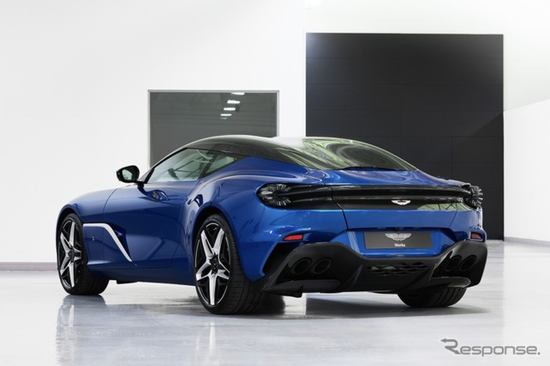 アストンマーティンDBS GTザガート・スピードスター