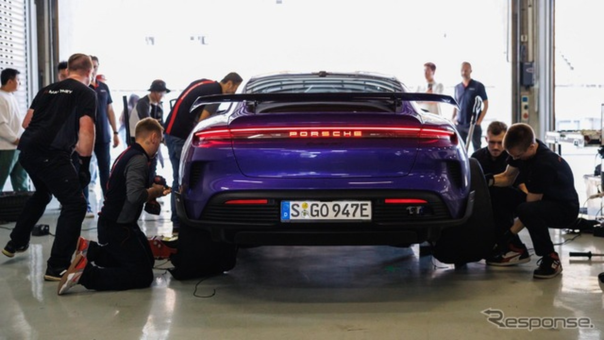 ポルシェ・タイカン・ターボGTが上海国際サーキットで量産車最速のラップタイムを記録