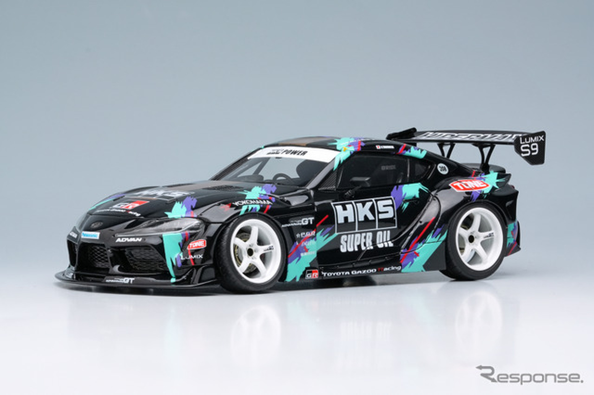 会場限定販売のメイクアップ製モデルカー1/43スケール『Toyota GR Supra Drift by HKS』～谷口信輝選手サイン入りVer.～
