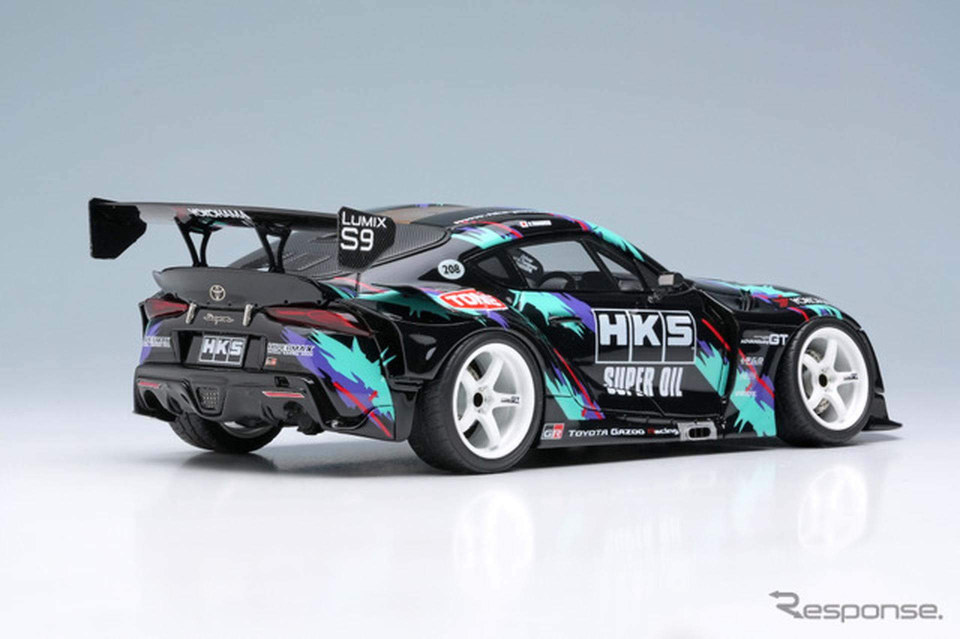 会場限定販売のメイクアップ製モデルカー1/43スケール『Toyota GR Supra Drift by HKS』～谷口信輝選手サイン入りVer.～