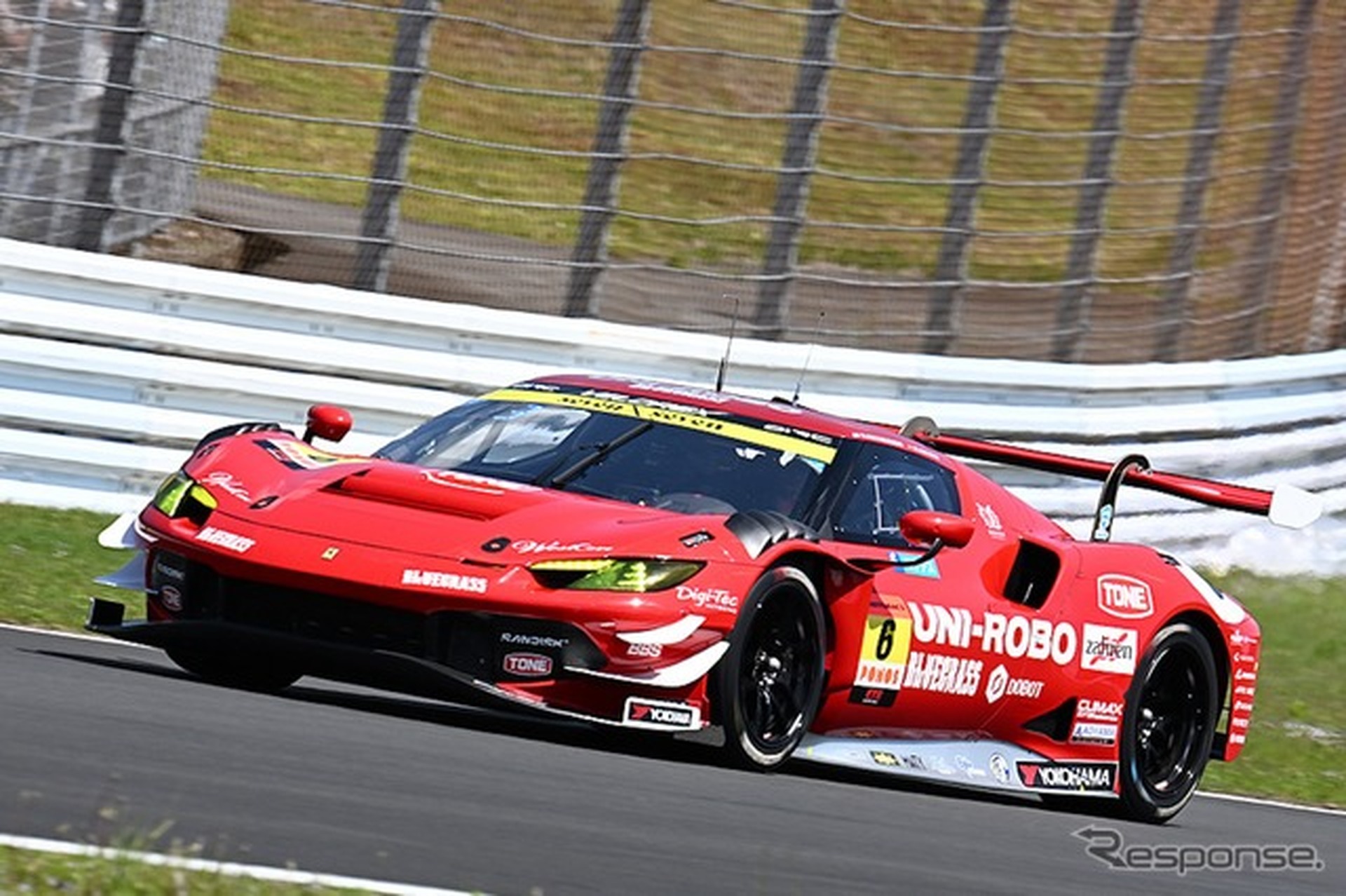 優勝した「UNI-ROBO BLUEGRASS FERRARI」