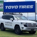 トーヨータイヤ「OPEN COUNTRY R/T TRAIL」を装着する富士スピードウェイのレスキューカー『ランドクルーザー300』