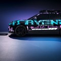 ポルシェ『カイエン・エレクトリック』プロトタイプと11kWワイヤレス充電器